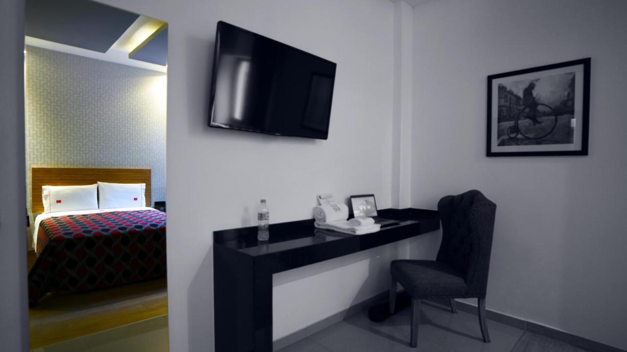 Six Hotel Guadalajara Expiatorio エクステリア 写真